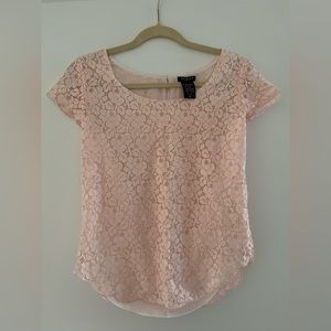 Talula Aritzia pink short sleeve top with flower lace